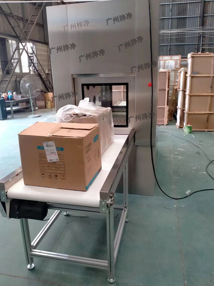輸送線風(fēng)淋傳遞窗與輸送線貨淋室是潔凈室中用于物品傳遞和空氣凈化的關(guān)鍵設(shè)備。