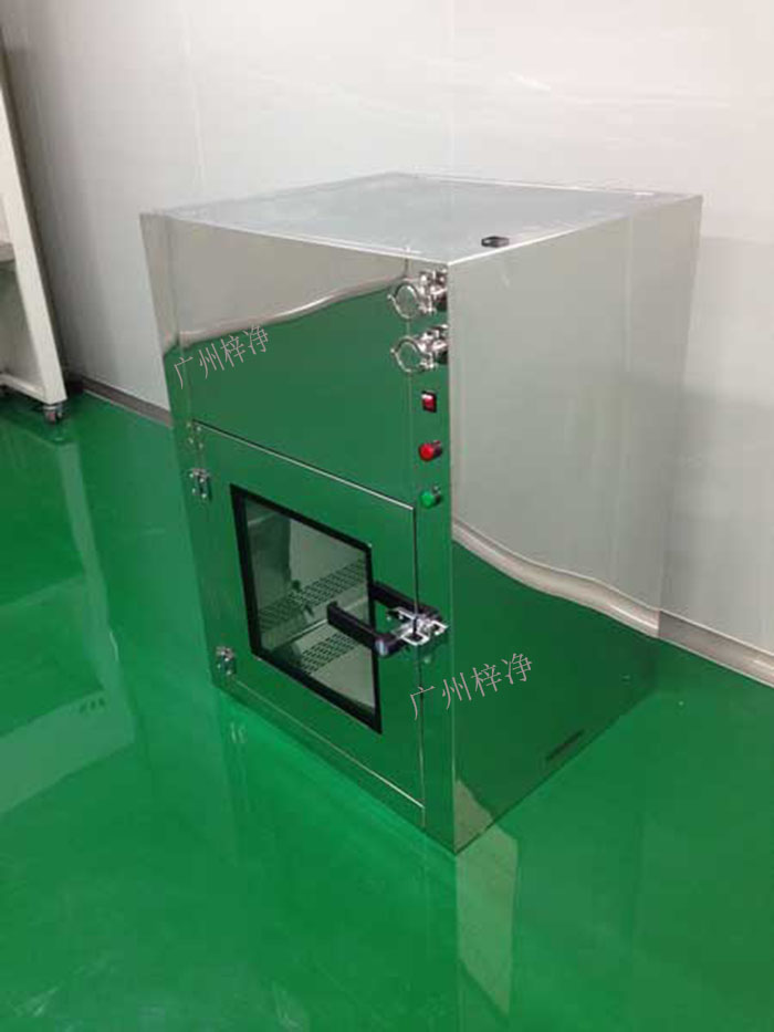 傳遞窗的尺寸應根據車間的具體需求而定,一般應大于操作人員的身體尺寸,確保操作空間。 傳遞窗的尺寸應根據車間的具體需求而定,一般應大于操作人員的身體尺寸,確保操作空間。